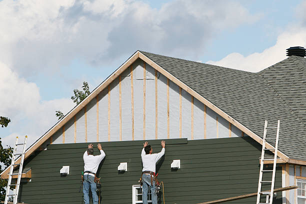 Professional Emergency Siding Repair technician working in Branchville, VA